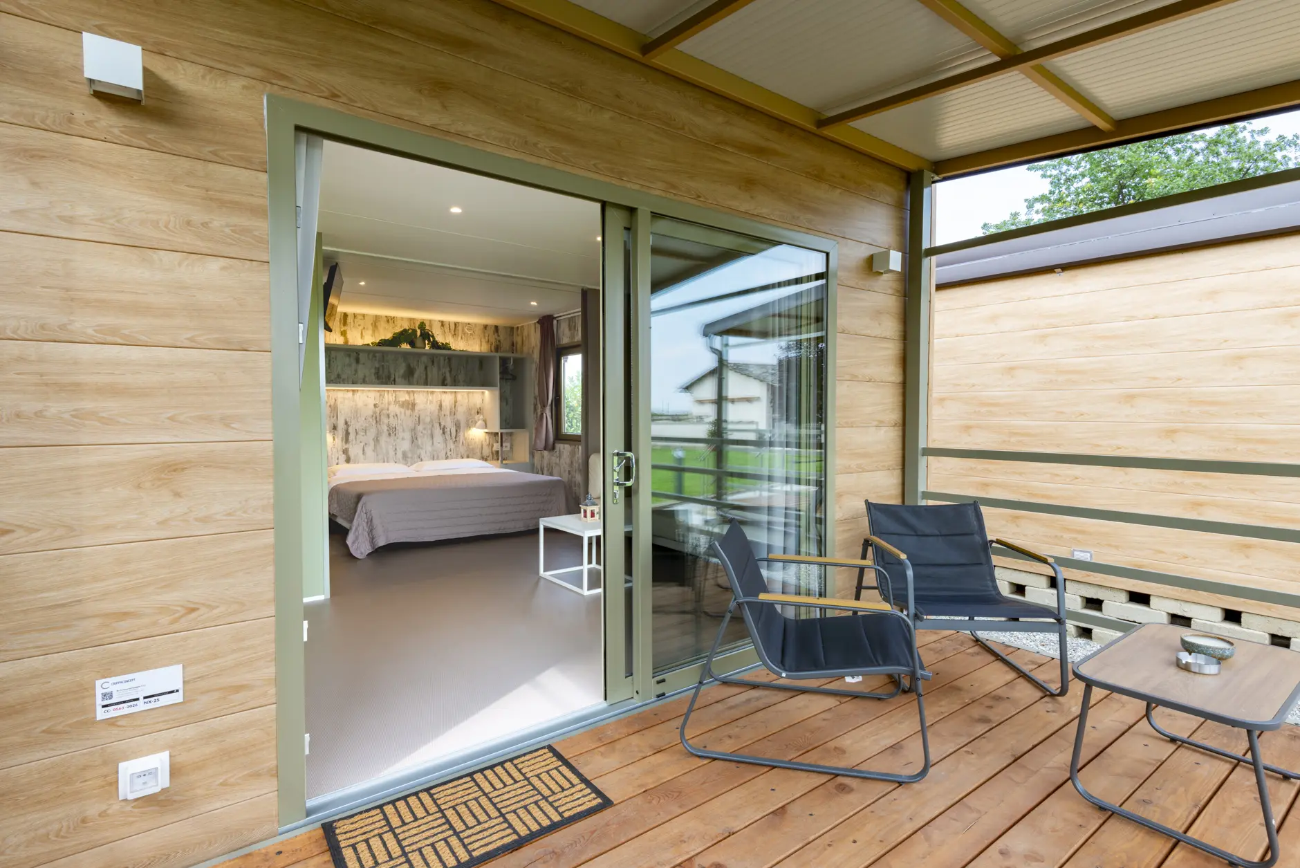 Veranda privata di un Lodge di Amaranto con vista sulla camera matrimoniale